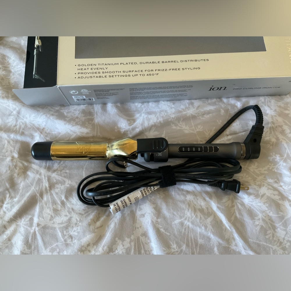 Gold and Black Hair Curling Iron